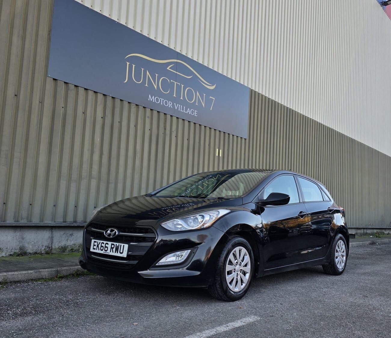 Used Hyundai i30 2016 for sale - 76645747: Photo 9