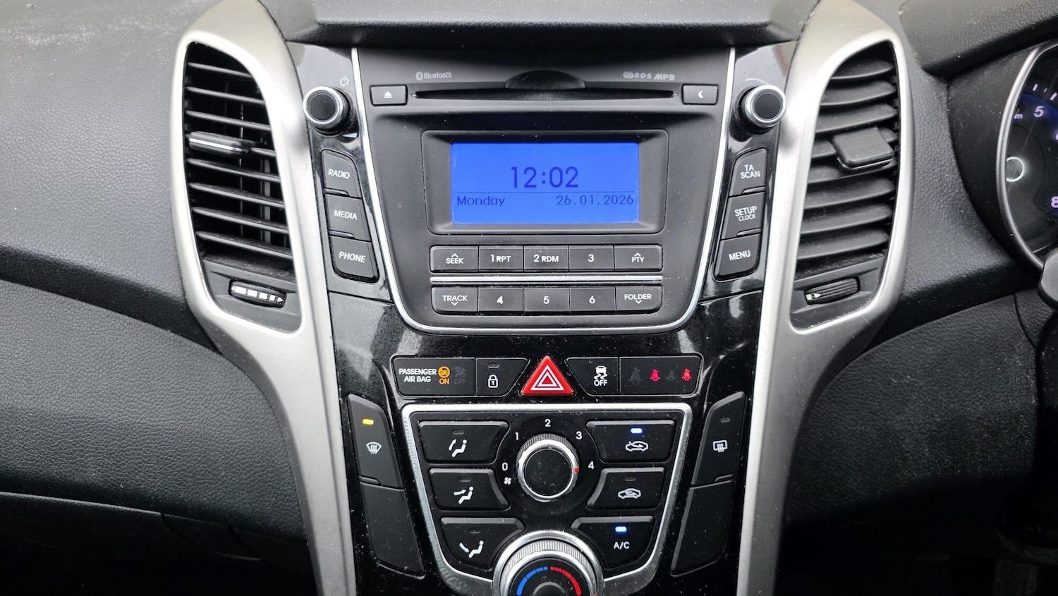 Used Hyundai i30 2015 for sale - 77330561: Photo 32