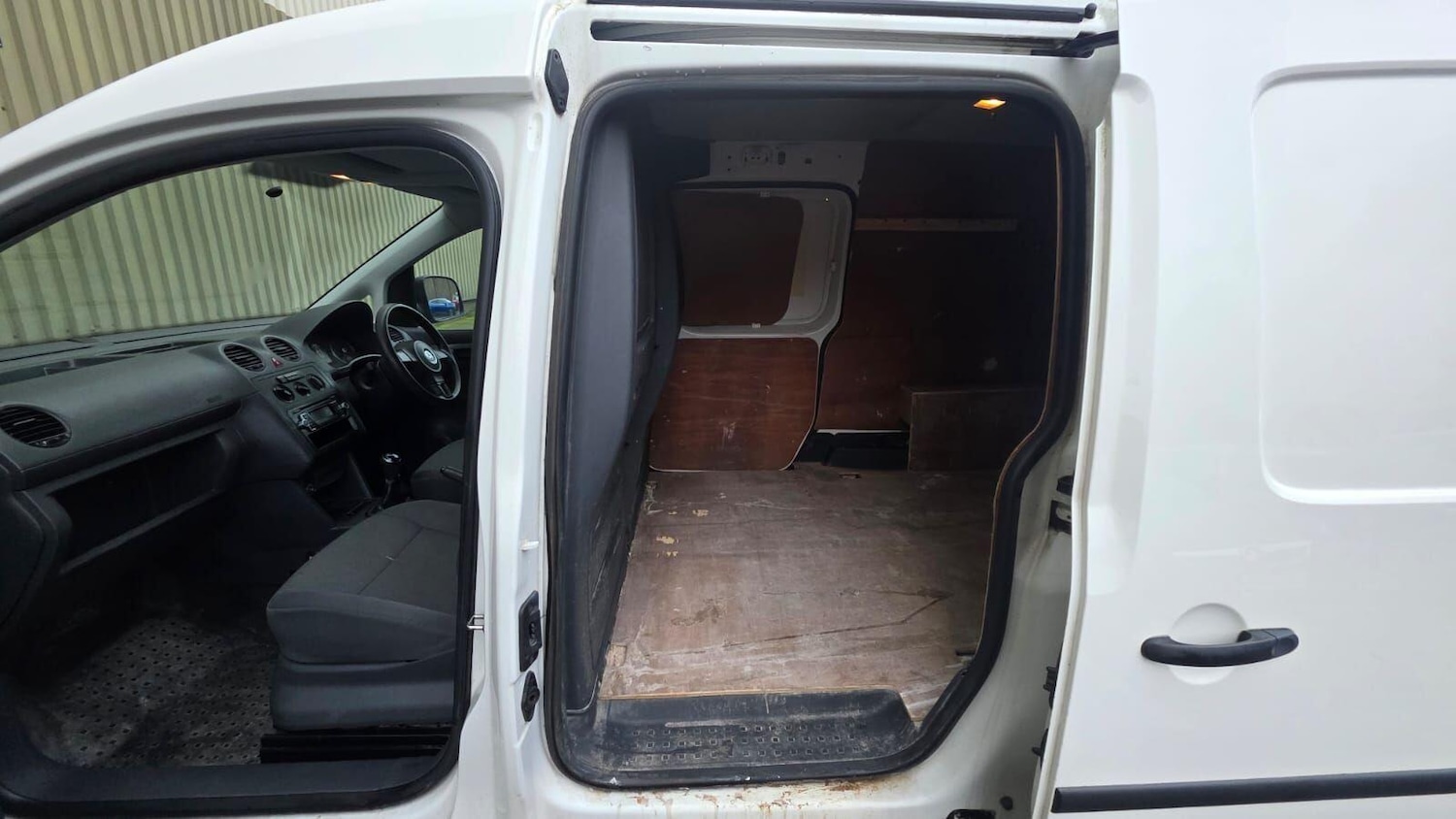 Used Volkswagen Caddy 2015 for sale - 76485349: Photo 17