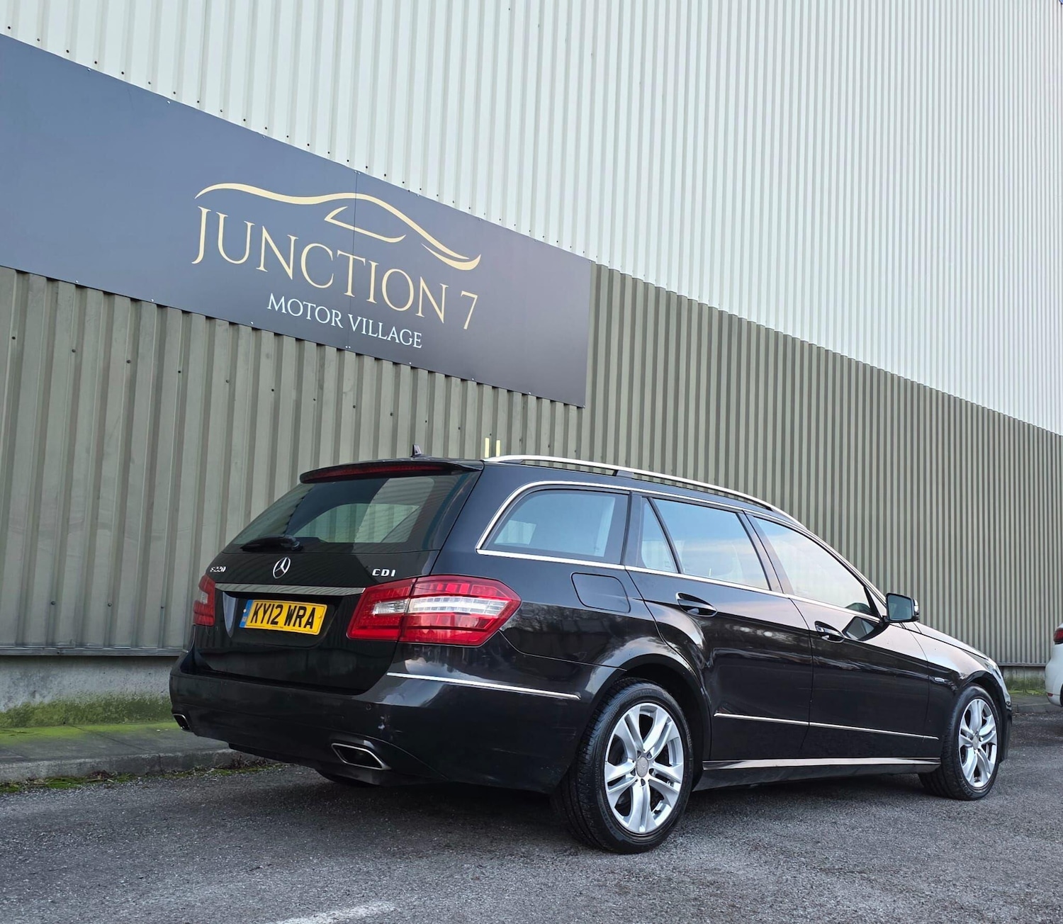 Used Mercedes-Benz E Class 2012 for sale - 77377379: Photo 11