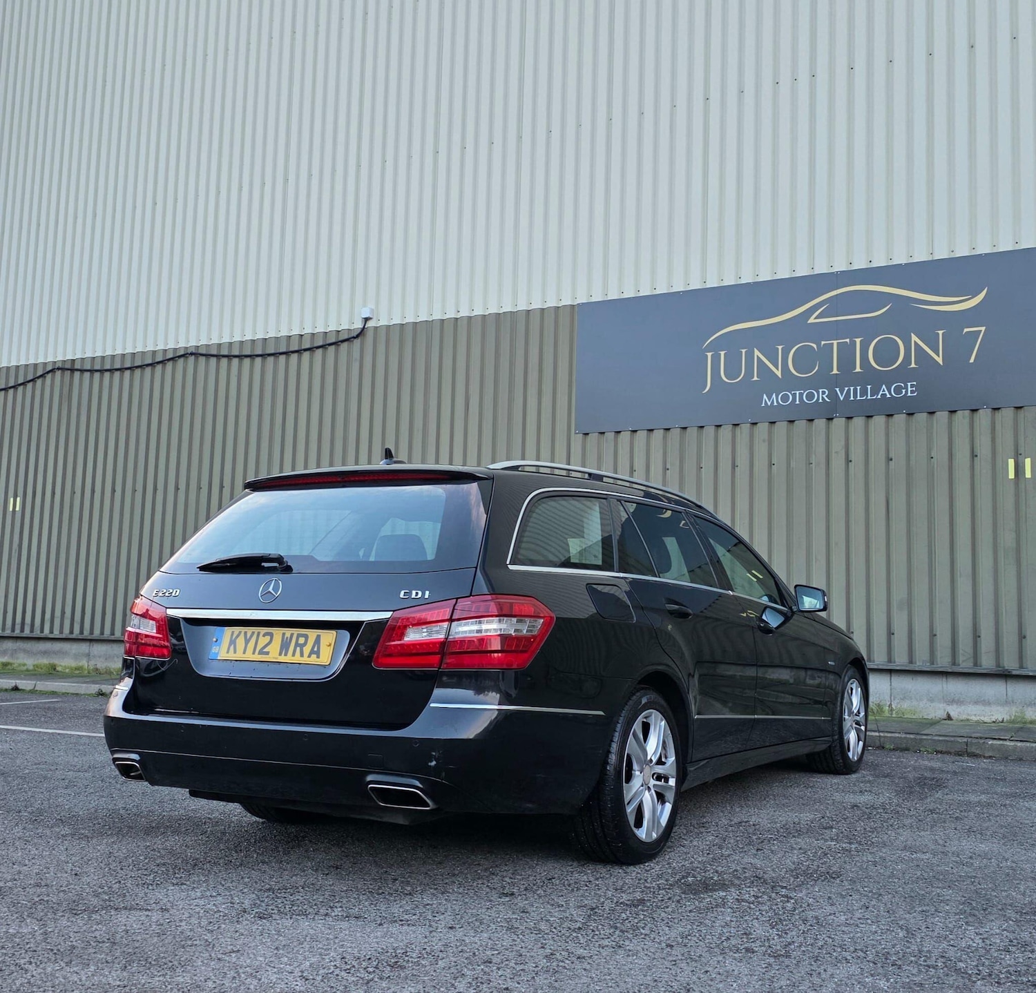 Used Mercedes-Benz E Class 2012 for sale - 77377379: Photo 12