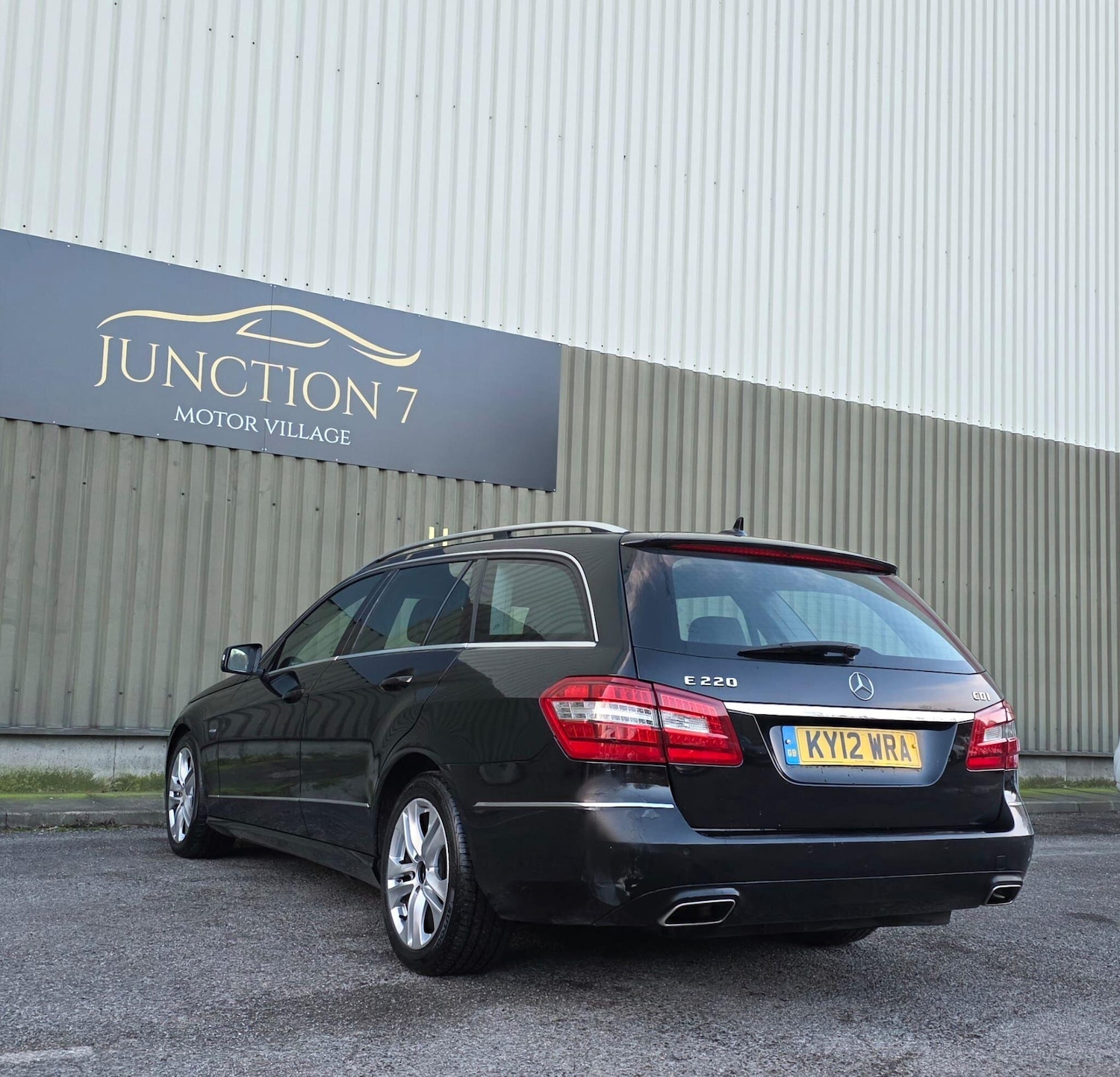 Used Mercedes-Benz E Class 2012 for sale - 77377379: Photo 14