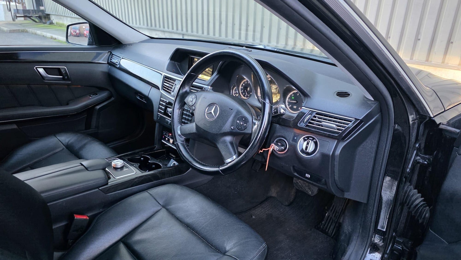 Used Mercedes-Benz E Class 2012 for sale - 77377379: Photo 27