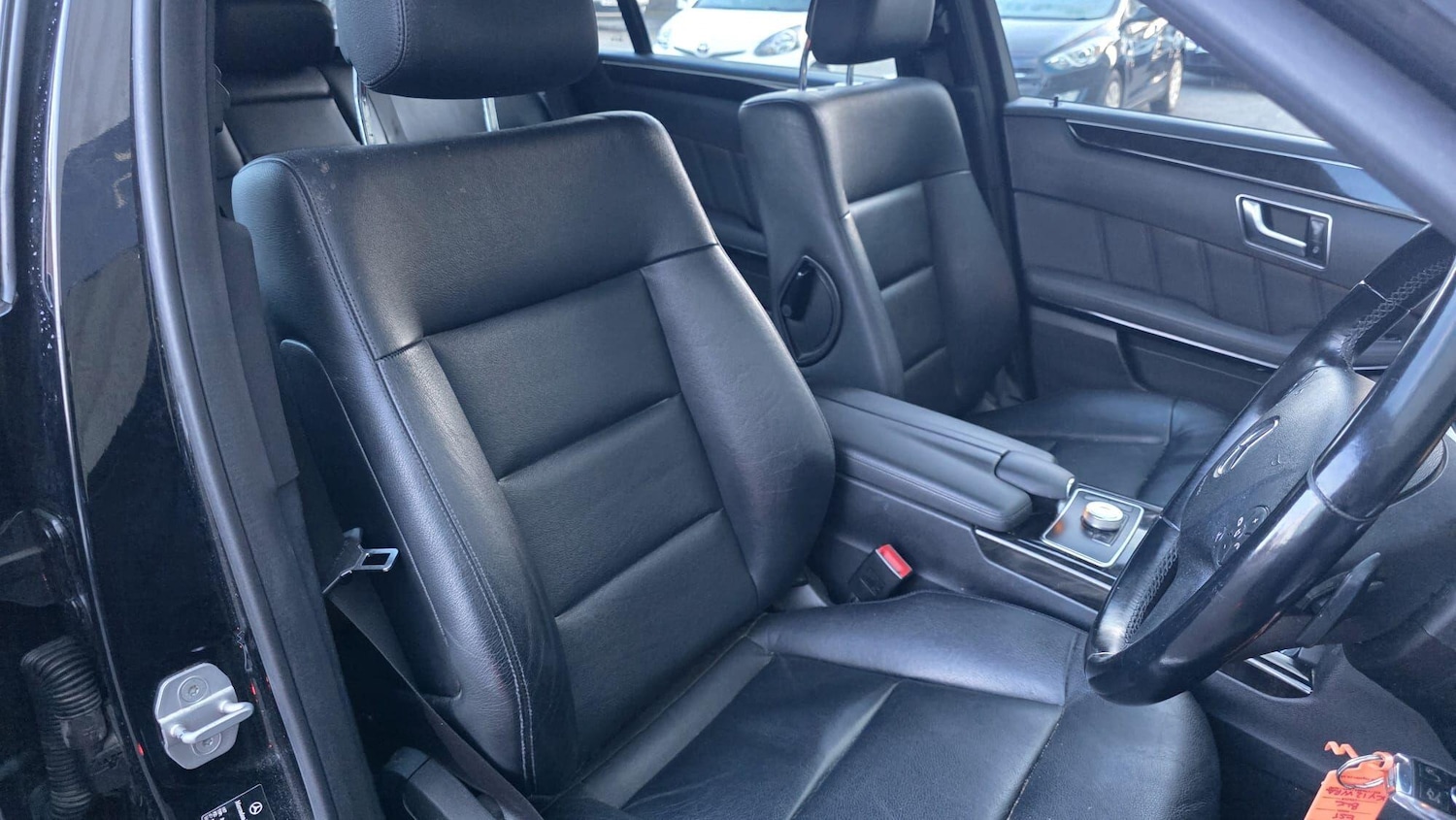 Used Mercedes-Benz E Class 2012 for sale - 77377379: Photo 28