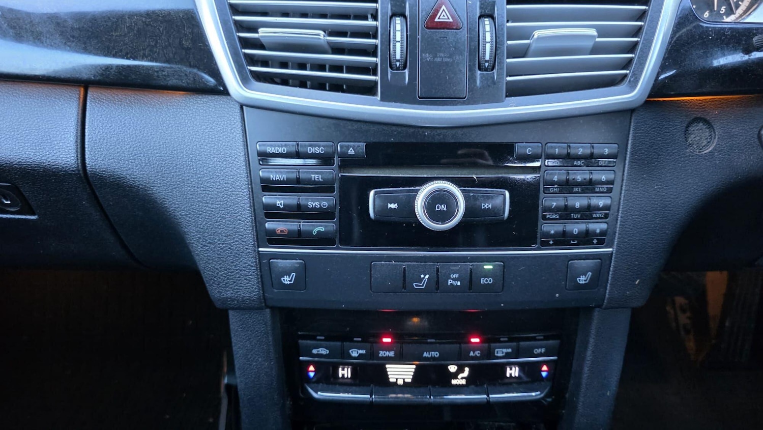 Used Mercedes-Benz E Class 2012 for sale - 77377379: Photo 32