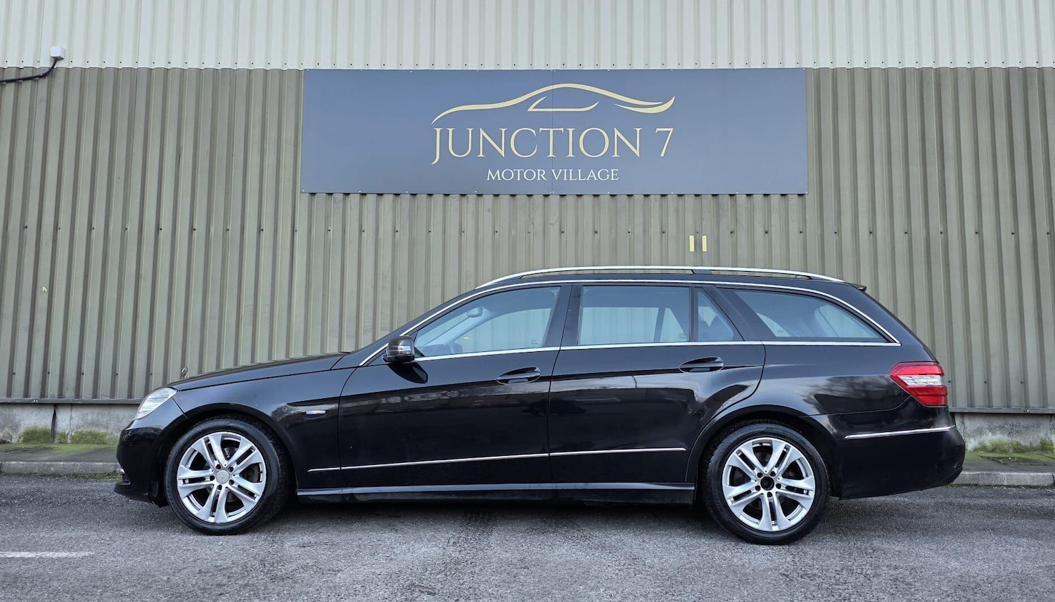 Used Mercedes-Benz E Class 2012 for sale - 77377379: Photo 7