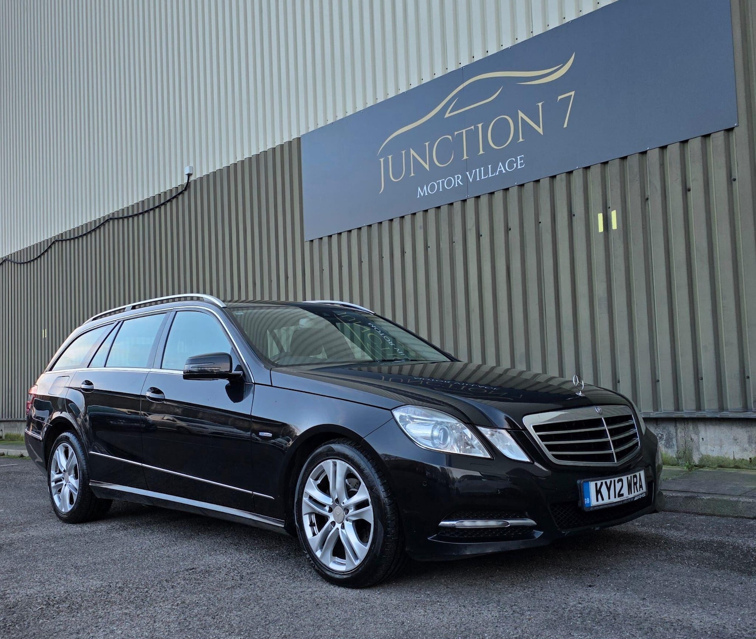 Used Mercedes-Benz E Class 2012 for sale - 77377379: Photo 9