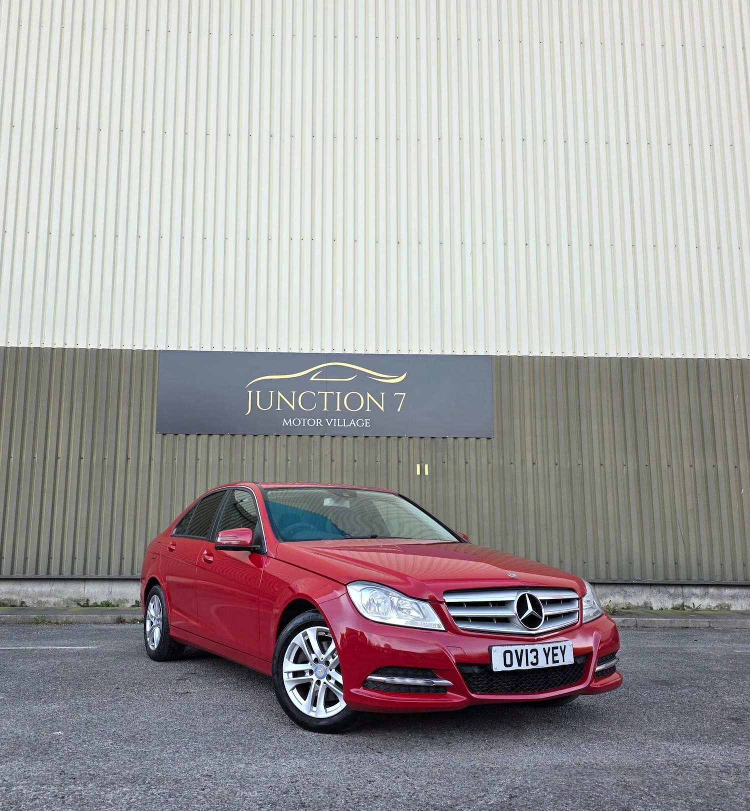 Used Mercedes-Benz C Class 2013 for sale - 78157743: Photo 2