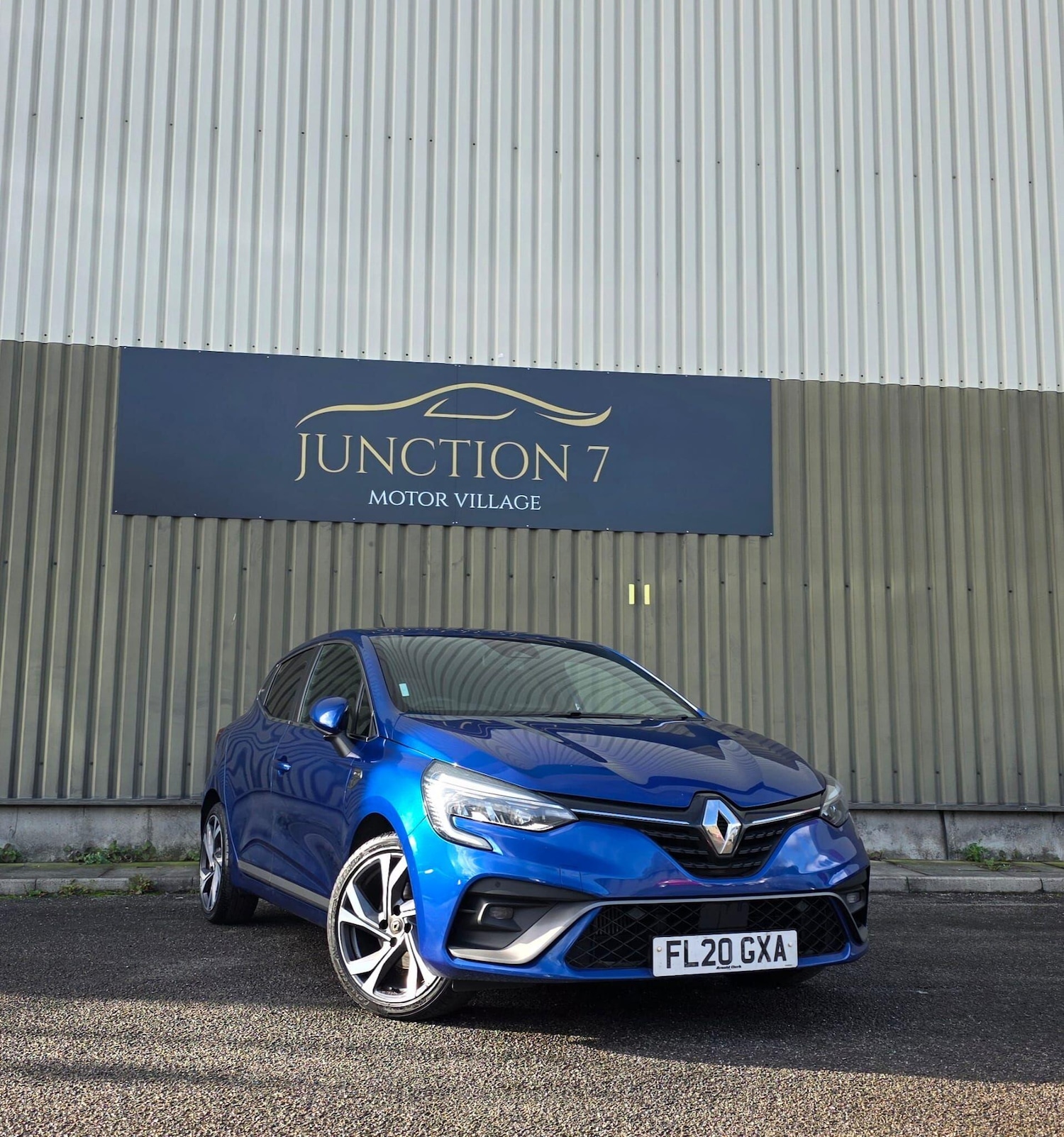 Used Renault Clio 2020 for sale - 76409588: Photo 2