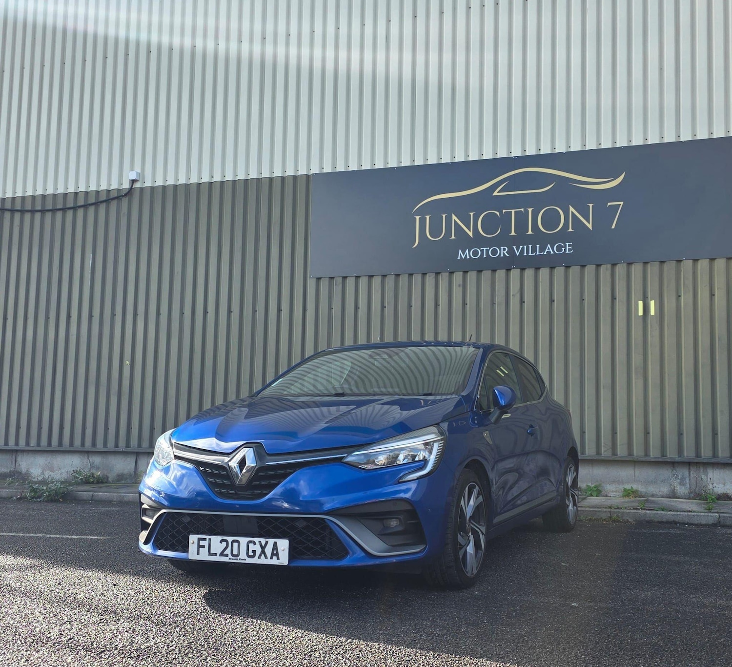 Used Renault Clio 2020 for sale - 76409588: Photo 3