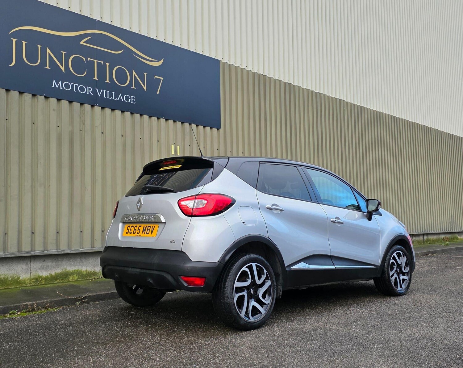 Used Renault Captur for sale - 77586636: Photo 11