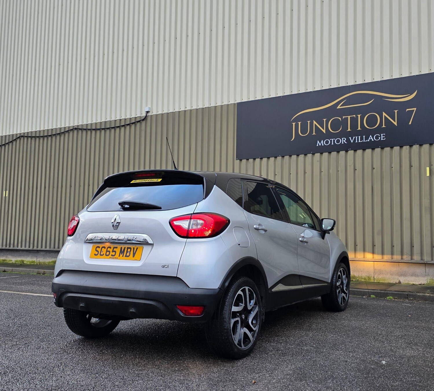 Used Renault Captur for sale - 77586636: Photo 12