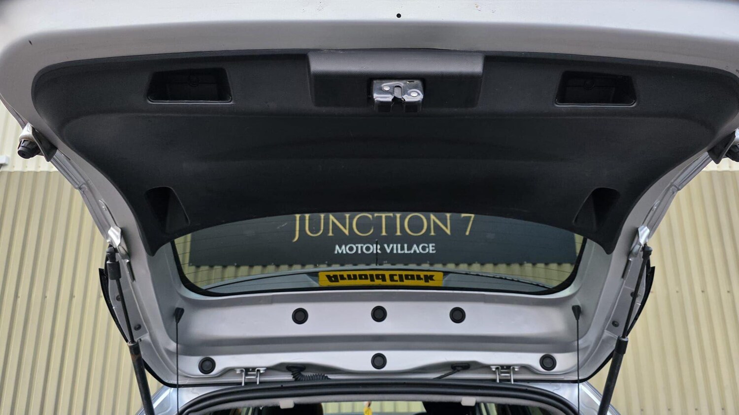 Used Renault Captur for sale - 77586636: Photo 16