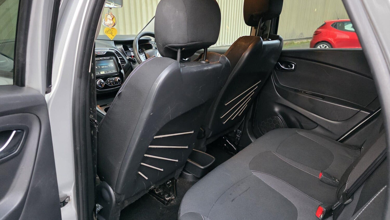 Used Renault Captur for sale - 77586636: Photo 21