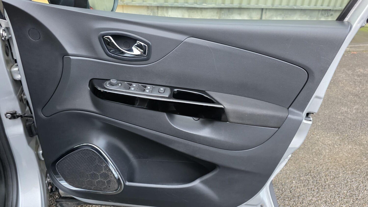 Used Renault Captur for sale - 77586636: Photo 26