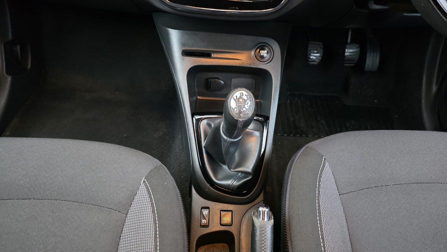 Used Renault Captur for sale - 77586636: Photo 30