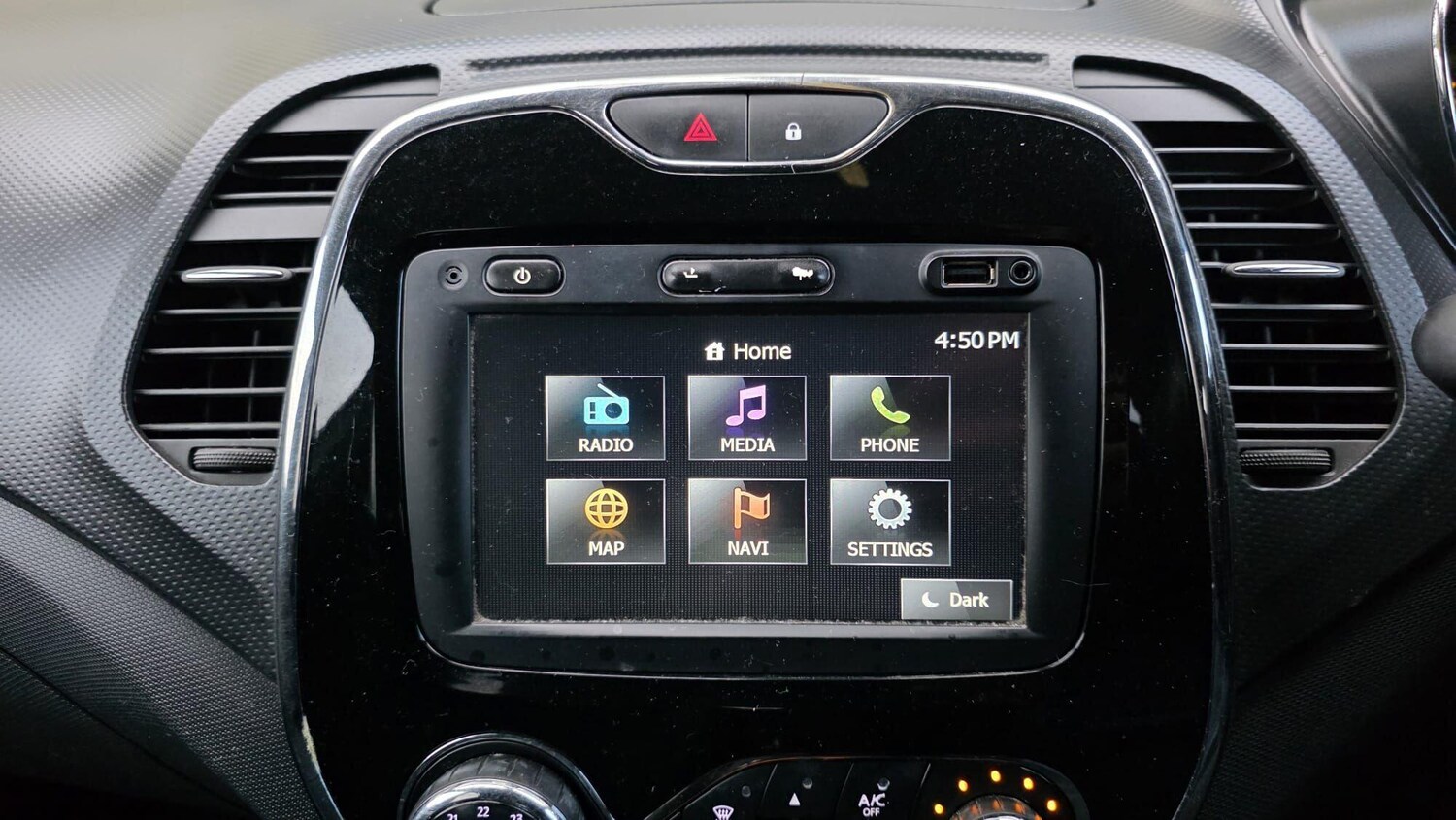 Used Renault Captur for sale - 77586636: Photo 35