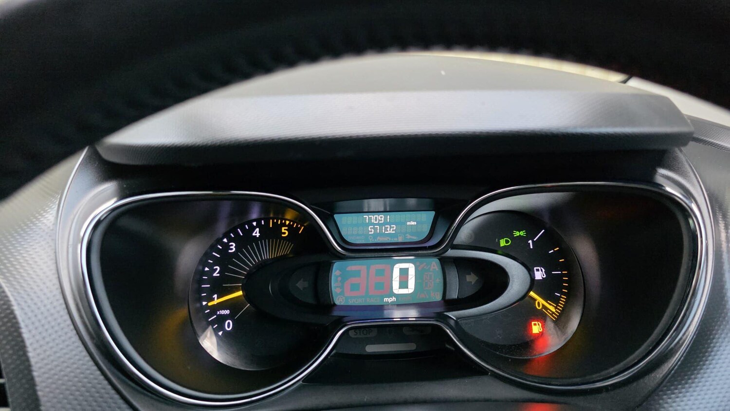 Used Renault Captur for sale - 77586636: Photo 37