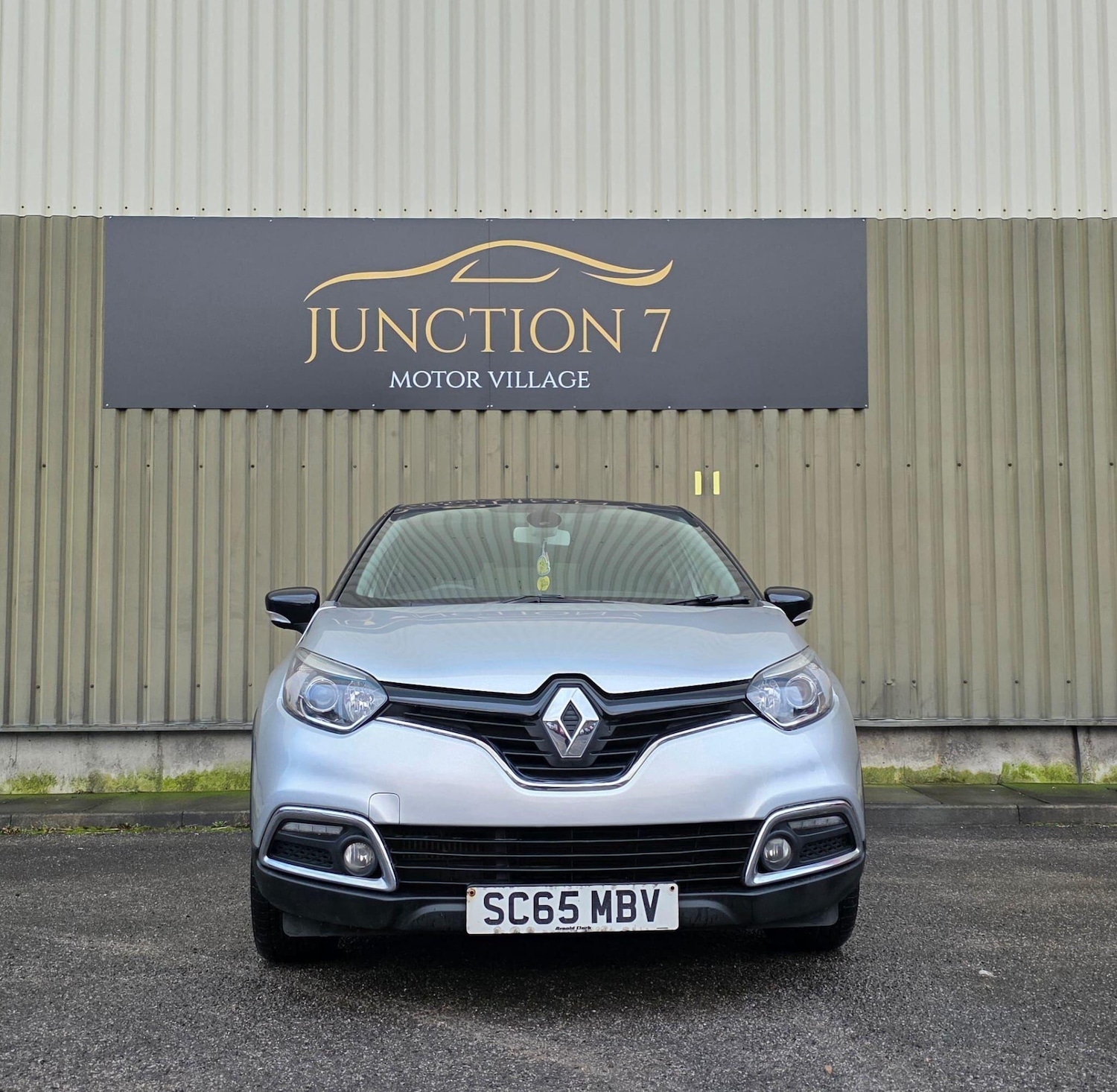 Used Renault Captur for sale - 77586636: Photo 4