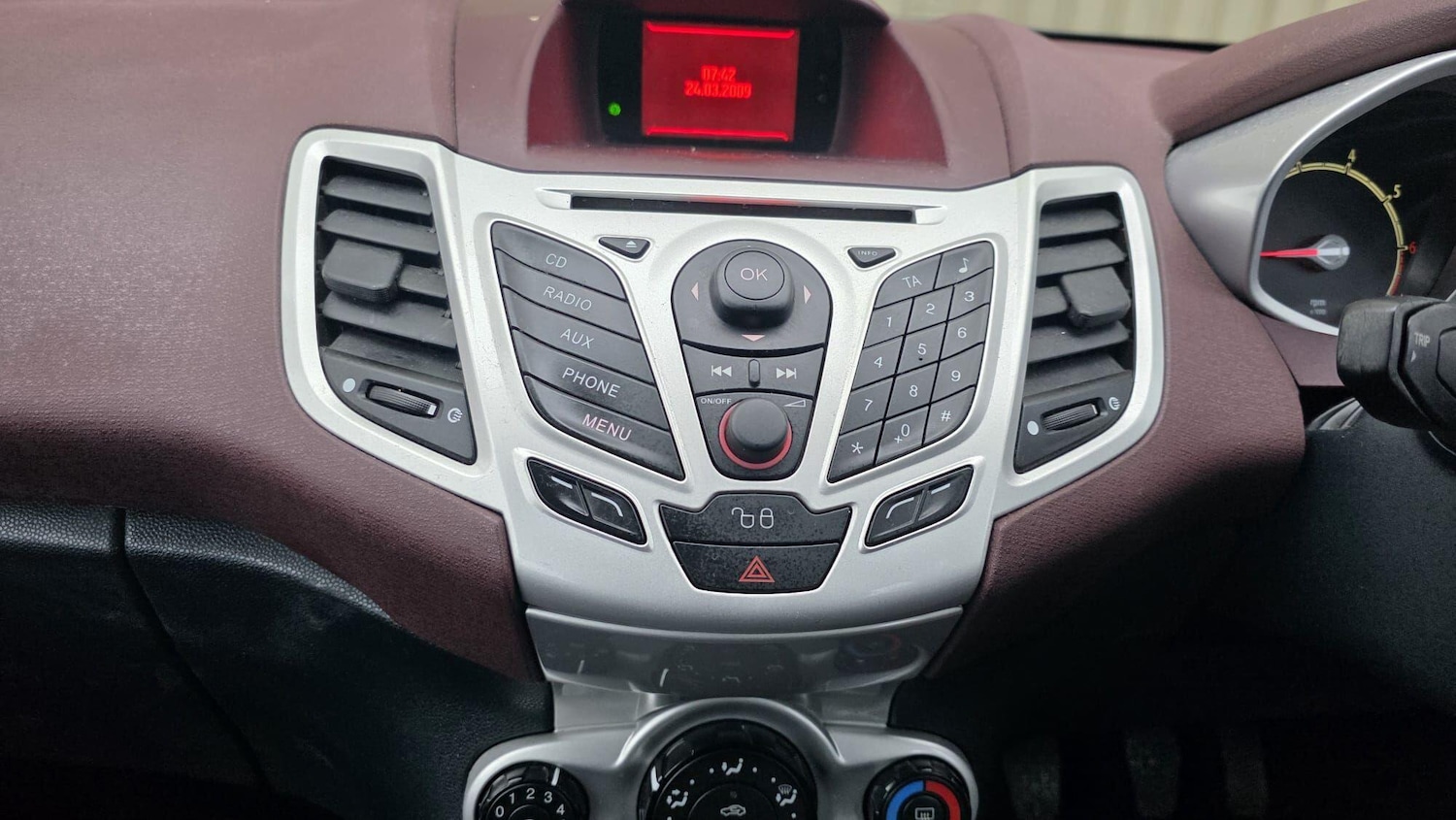 Used Ford Fiesta 2009 for sale - 77320526: Photo 33