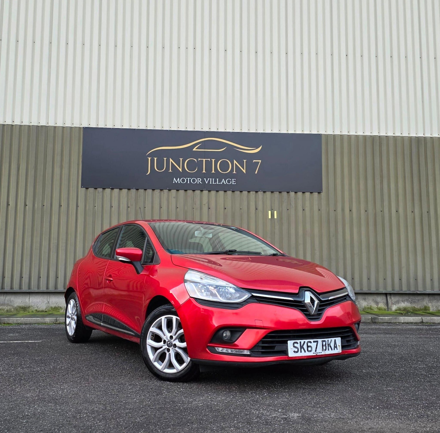 Used Renault Clio 2017 for sale - 77016445: Photo 2