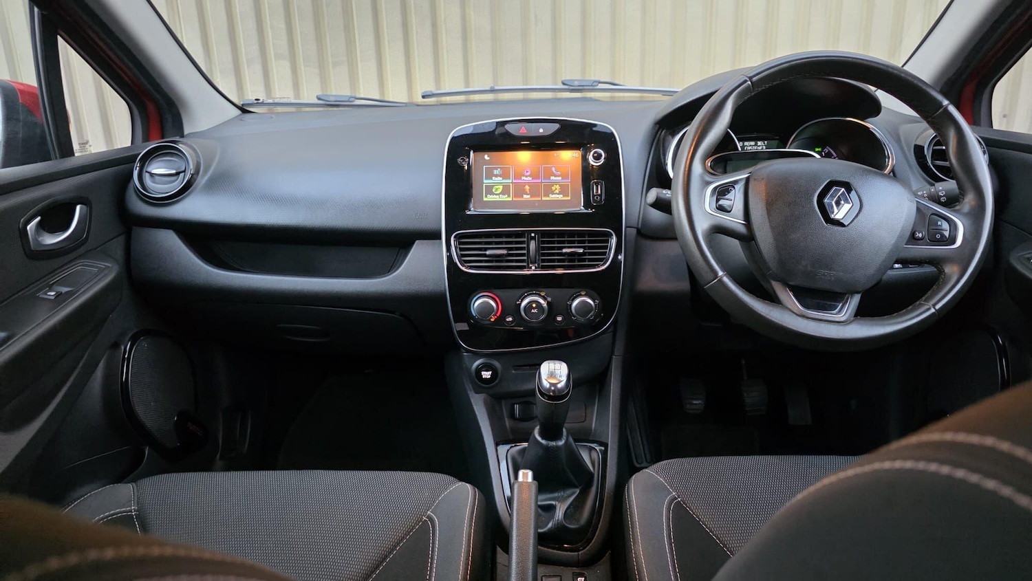 Used Renault Clio 2017 for sale - 77016445: Photo 28