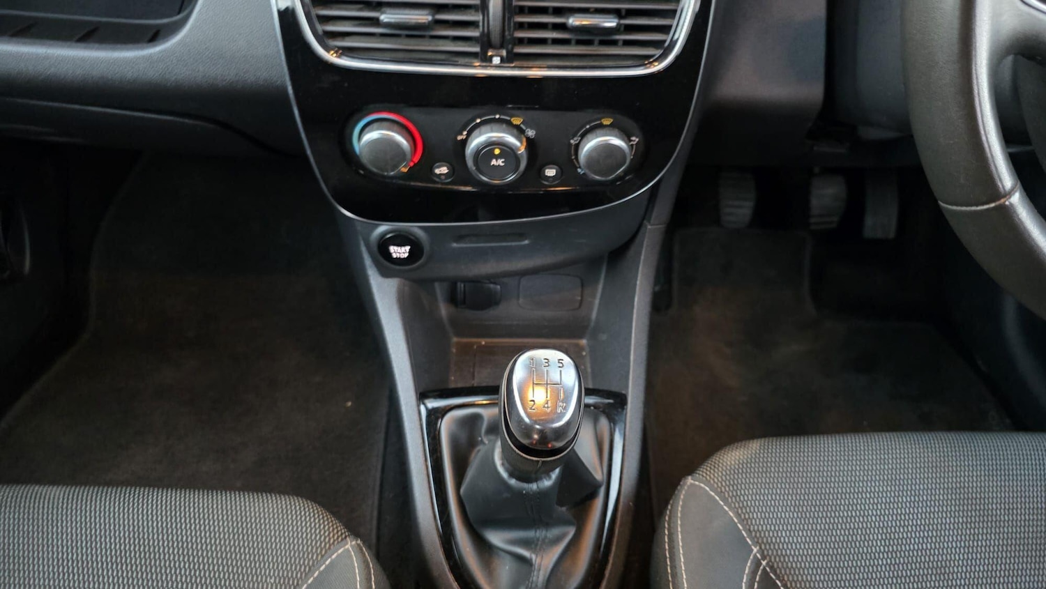 Used Renault Clio 2017 for sale - 77016445: Photo 30