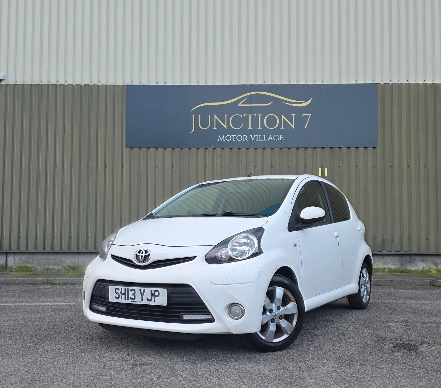Used Toyota AYGO 2013 for sale - 77315456: Photo 1