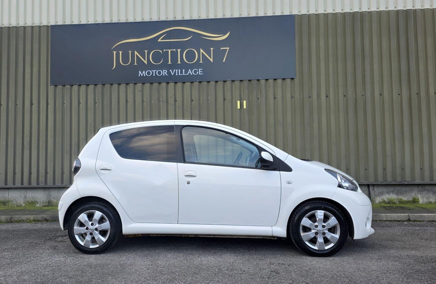 Used Toyota AYGO 2013 for sale - 77315456: Photo 10