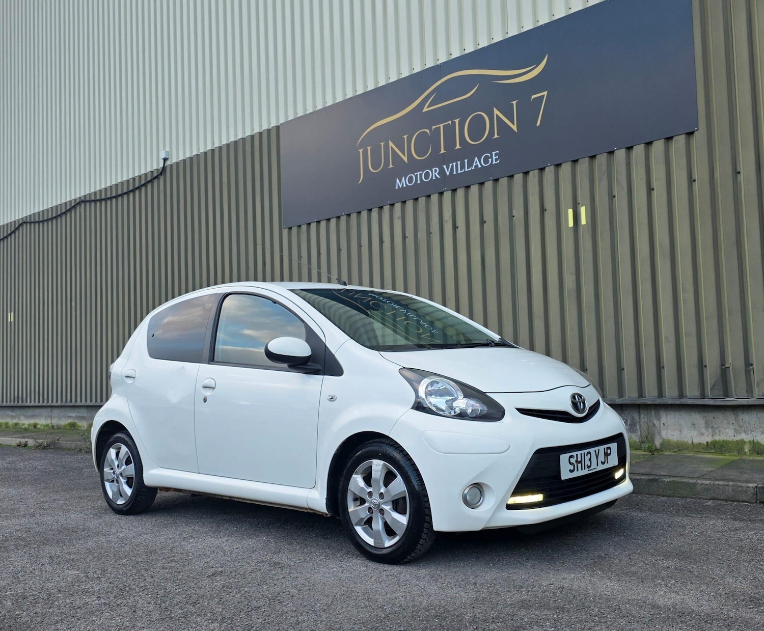 Used Toyota AYGO 2013 for sale - 77315456: Photo 11
