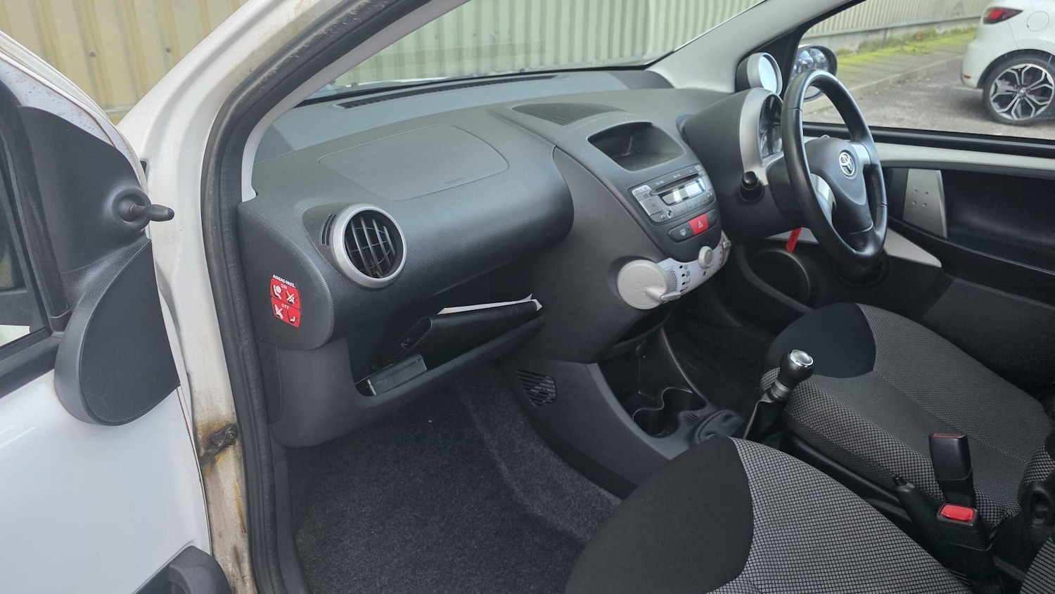 Used Toyota AYGO 2013 for sale - 77315456: Photo 23