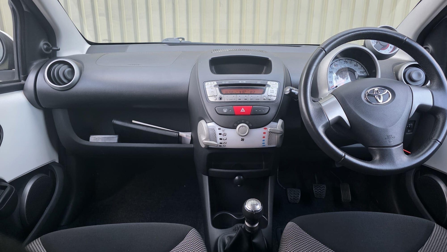 Used Toyota AYGO 2013 for sale - 77315456: Photo 25