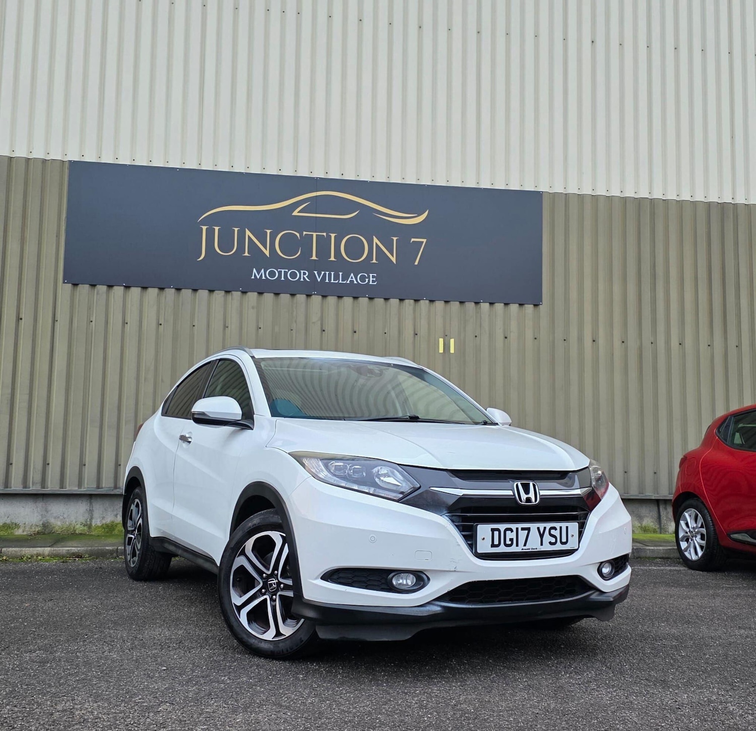 Used Honda HR-V 2017 for sale - 77230122: Photo 2