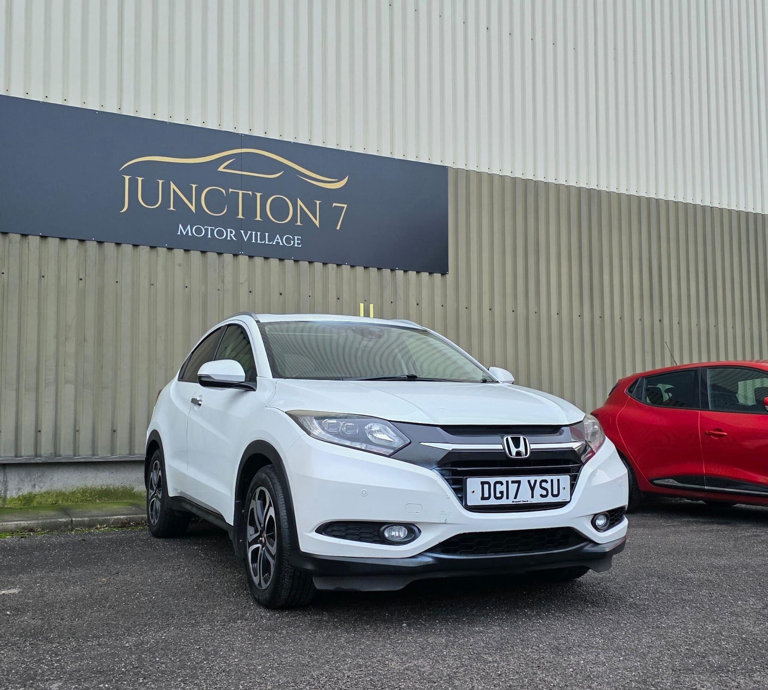 Used Honda HR-V 2017 for sale - 77230122: Photo 3