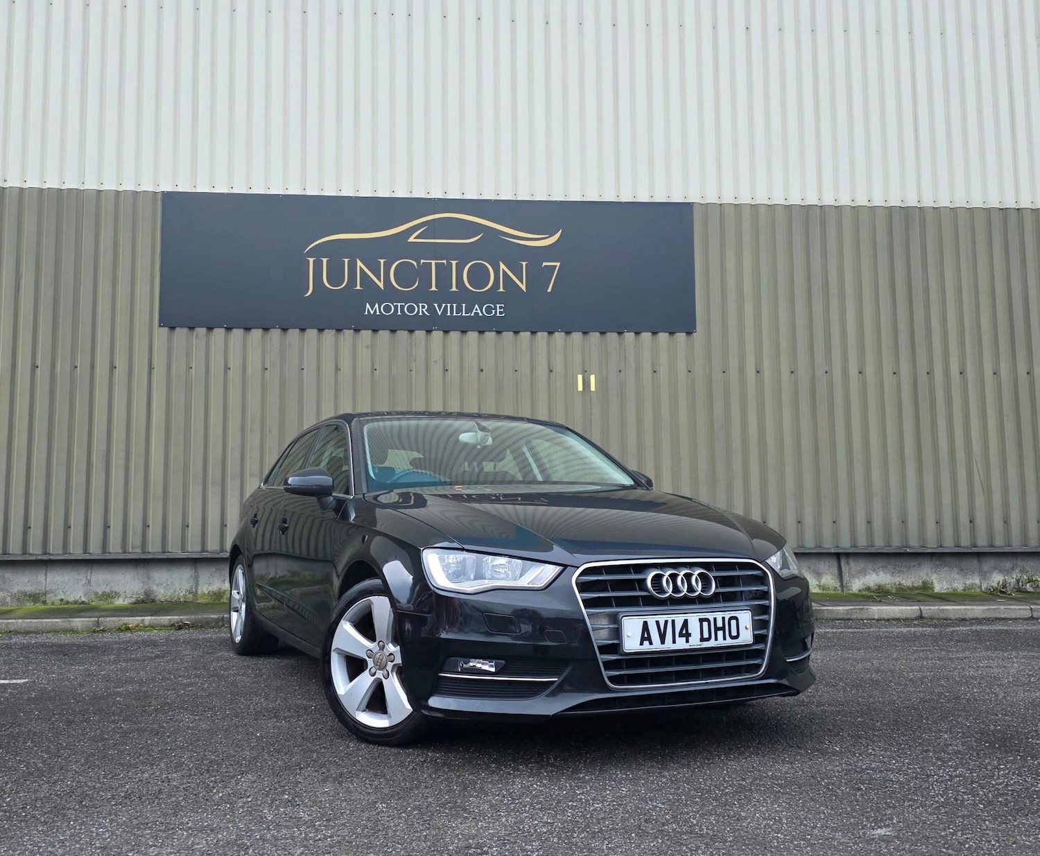 Used Audi A3 2014 for sale - 76936493: Photo 2