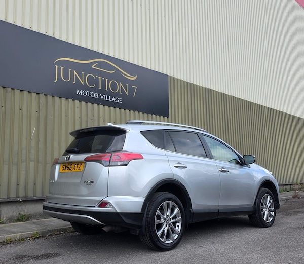 Used Toyota RAV4 2016 for sale - 75387468: Photo 10