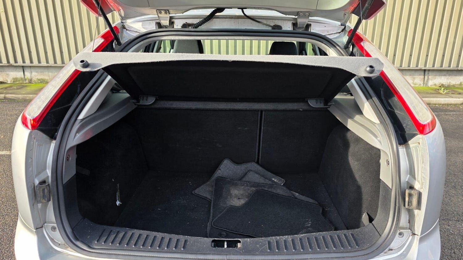 Used Ford Focus 2011 for sale - 76633822: Photo 15