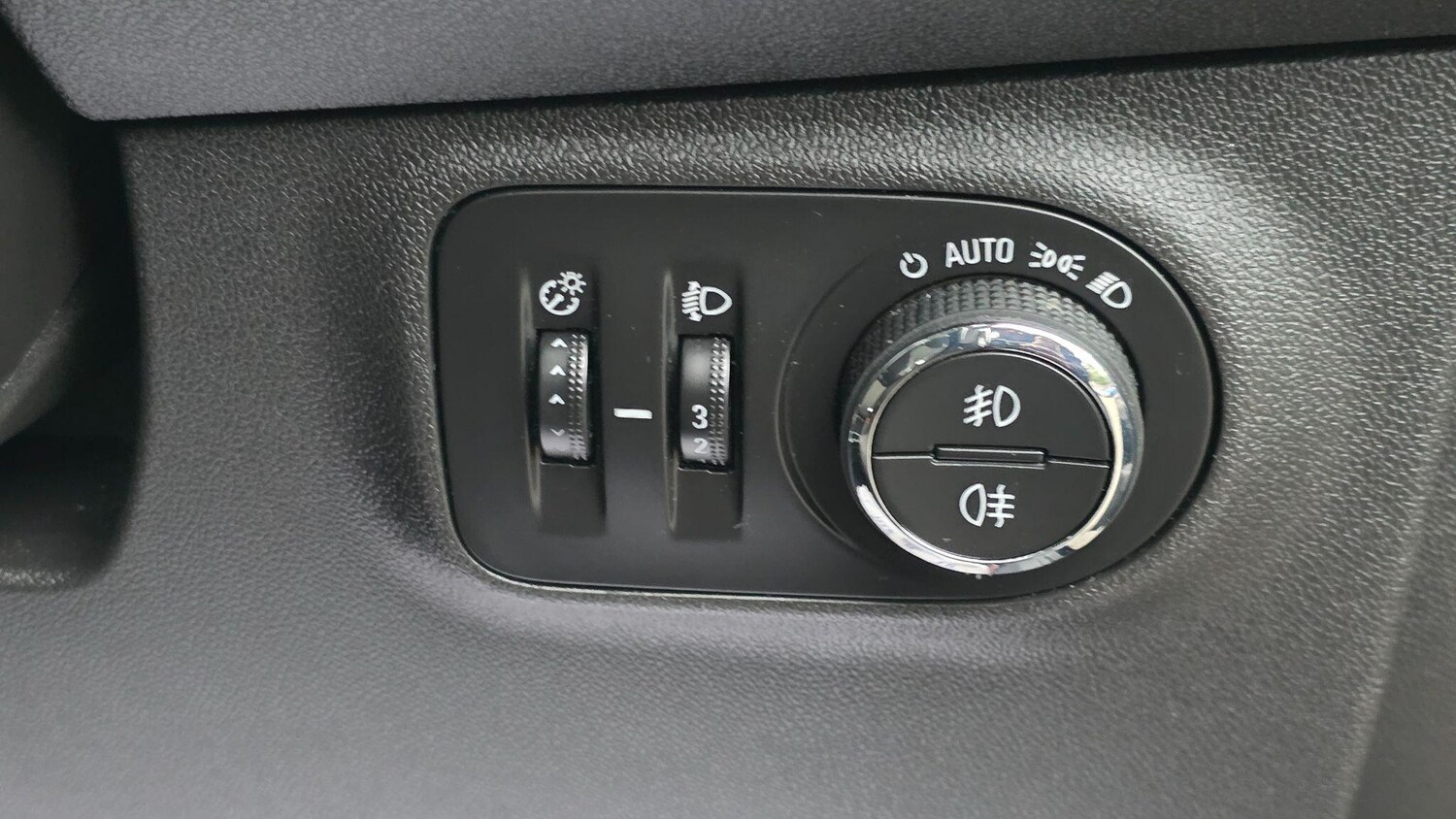 Used Vauxhall Corsa 2016 for sale - 76259854: Photo 34