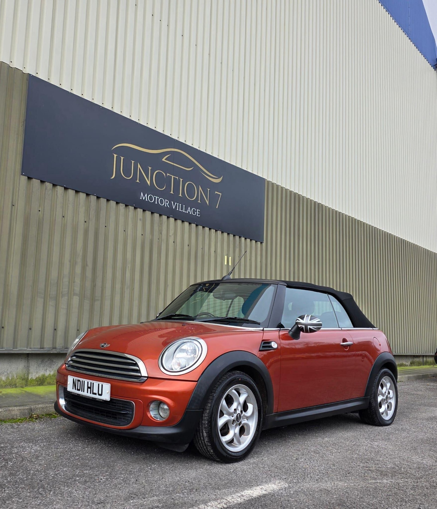 Used MINI Convertible 2011 for sale - 77671311: Photo 11