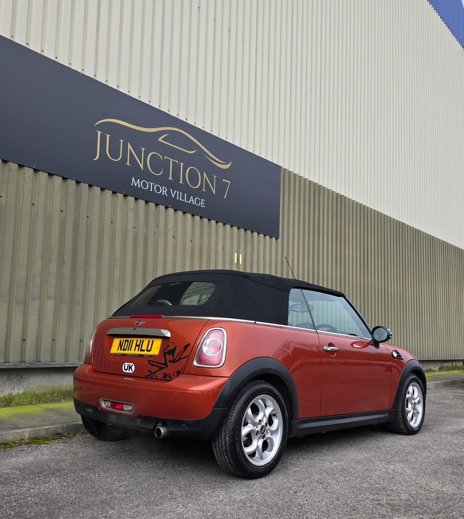 Used MINI Convertible 2011 for sale - 77671311: Photo 12
