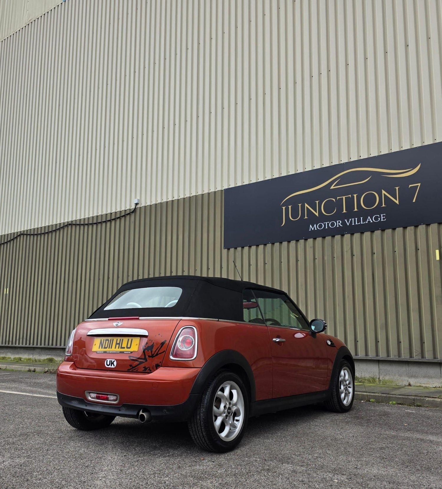 Used MINI Convertible 2011 for sale - 77671311: Photo 15