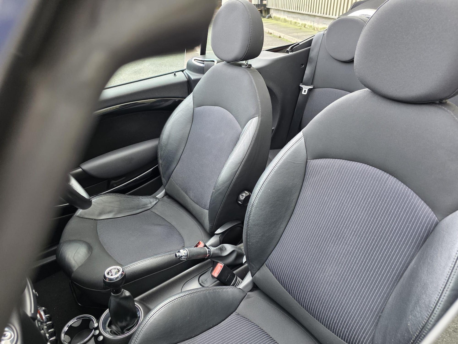 Used MINI Convertible 2011 for sale - 77671311: Photo 22