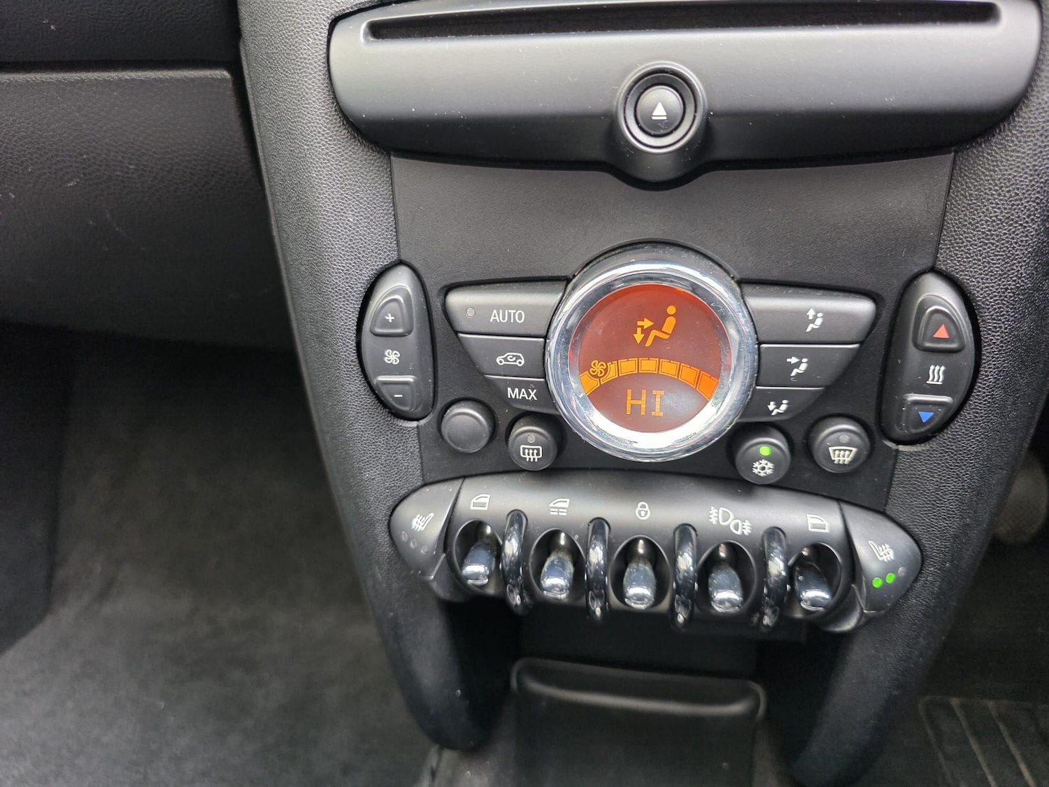 Used MINI Convertible 2011 for sale - 77671311: Photo 27