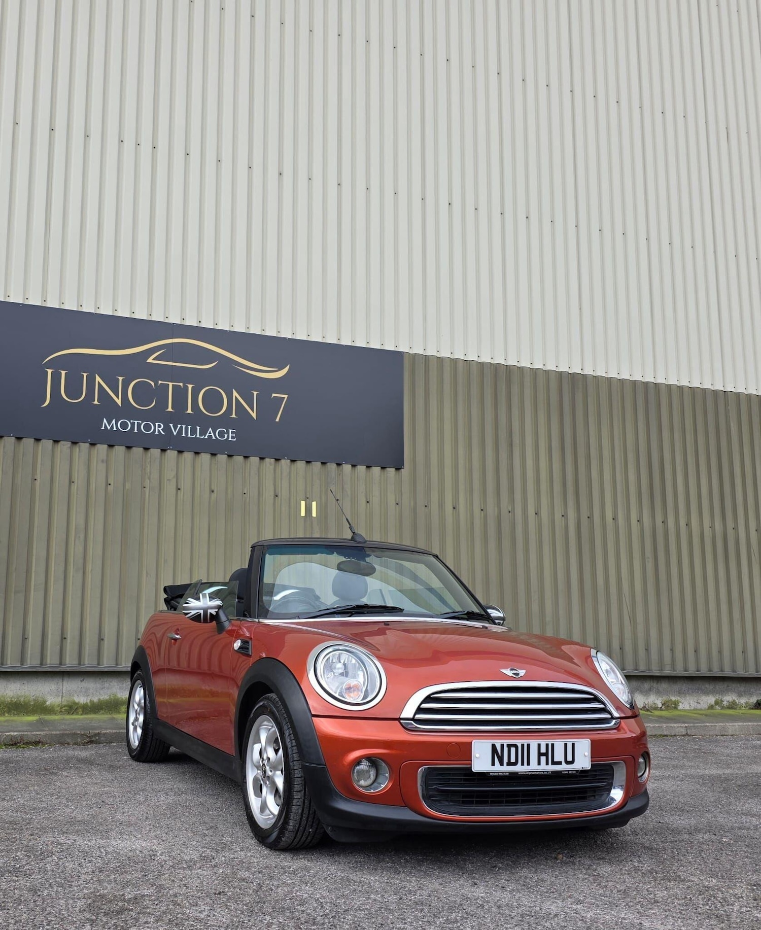 Used MINI Convertible 2011 for sale - 77671311: Photo 3