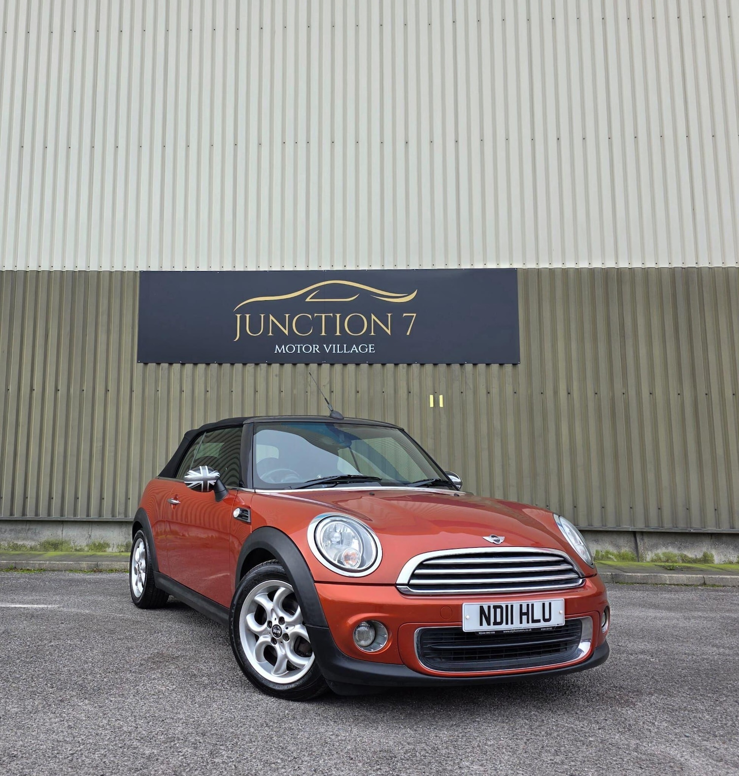 Used MINI Convertible 2011 for sale - 77671311: Photo 4