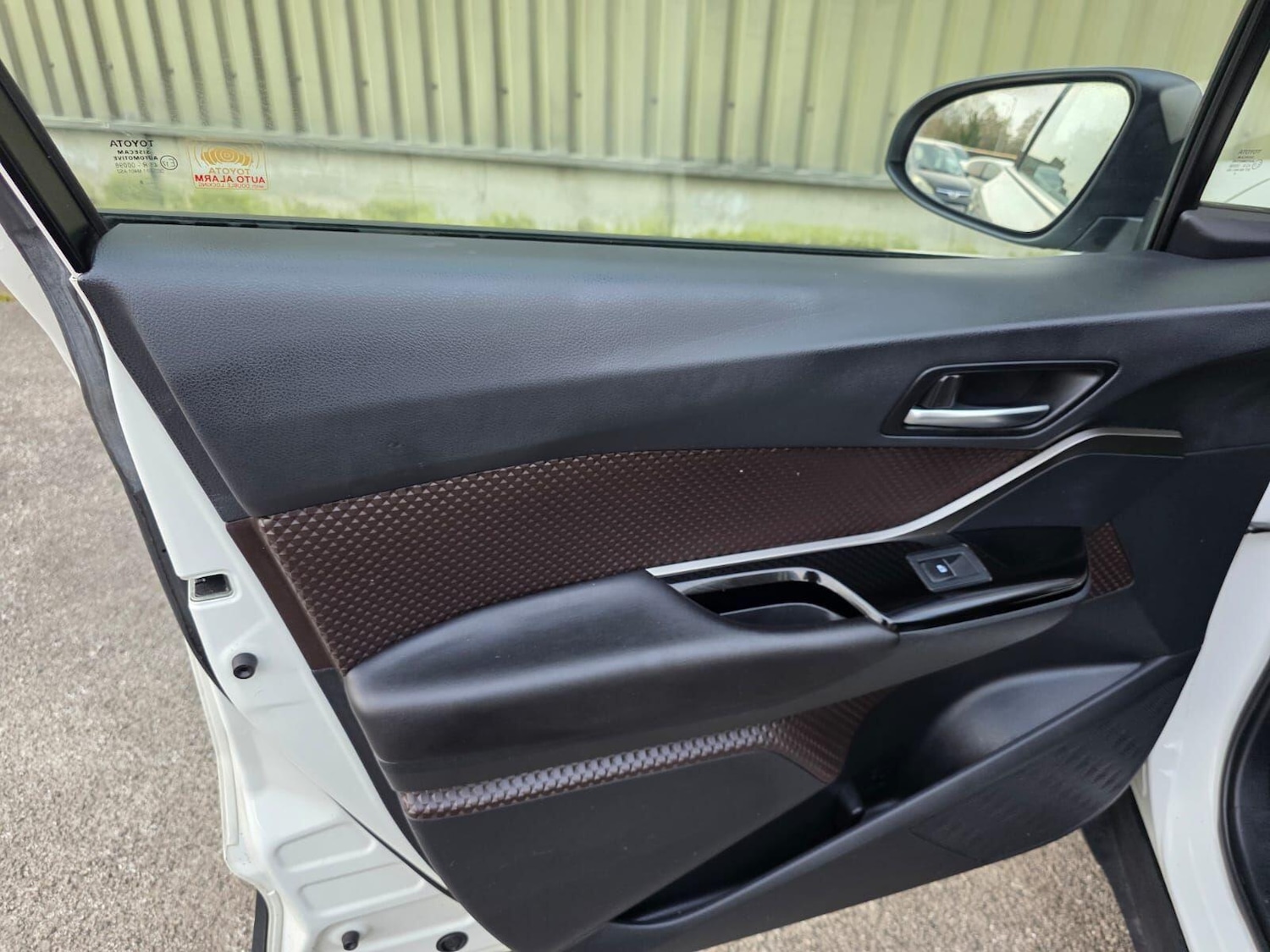 Used Toyota C-HR 2018 for sale - 77784052: Photo 23