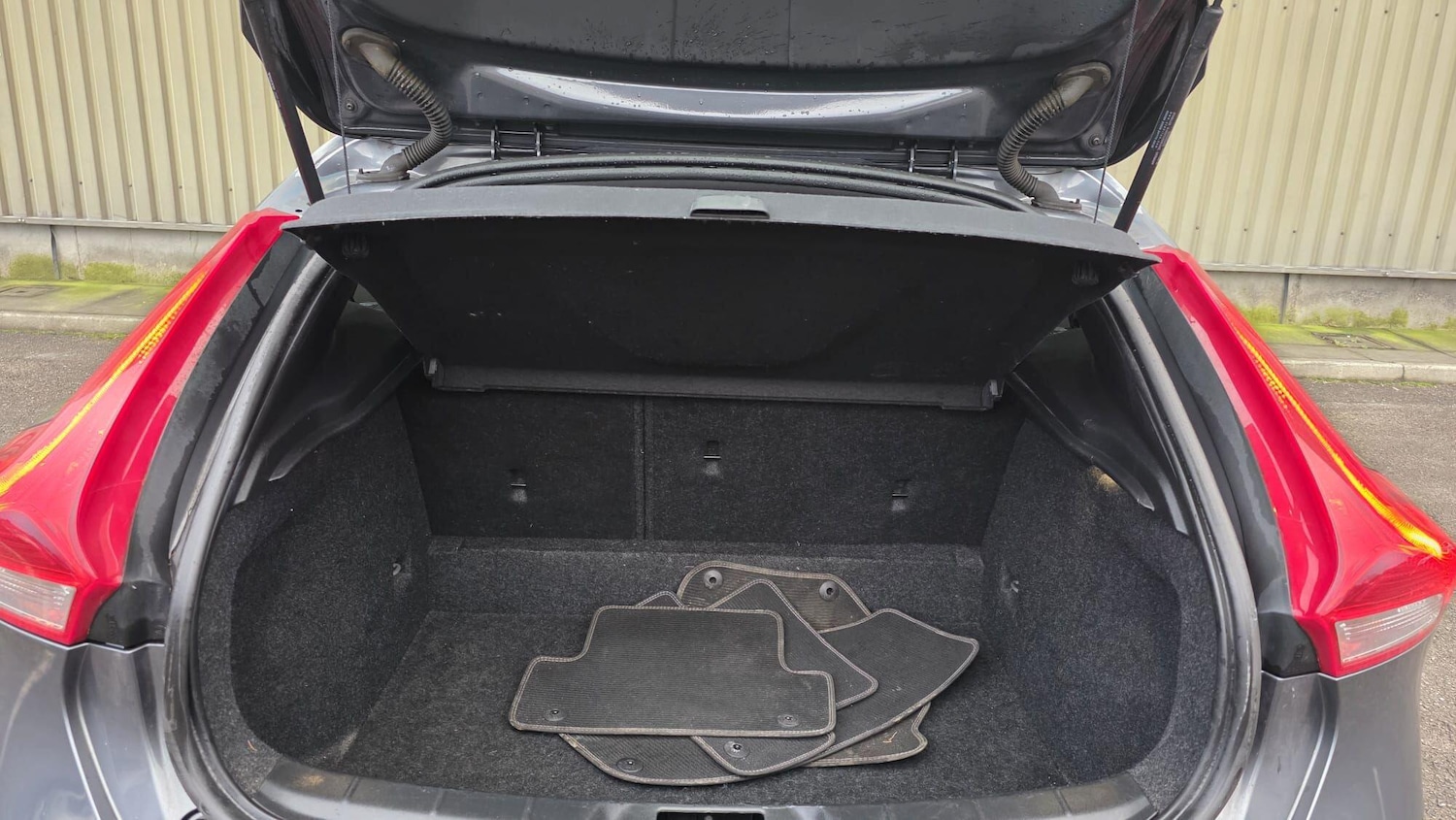 Used Volvo V40 2013 for sale - 77330834: Photo 15