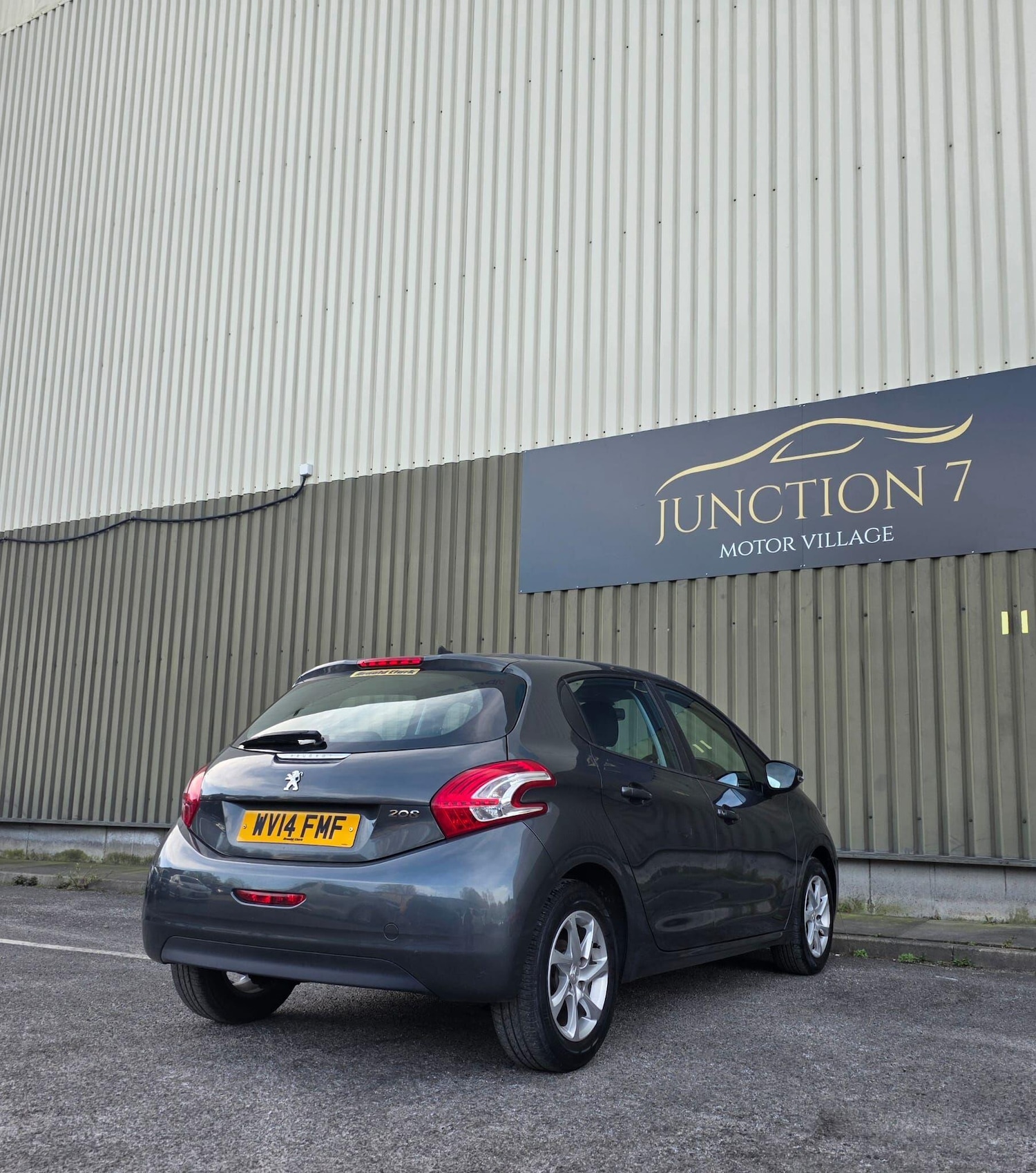 Used Peugeot 208 2014 for sale - 77939948: Photo 12