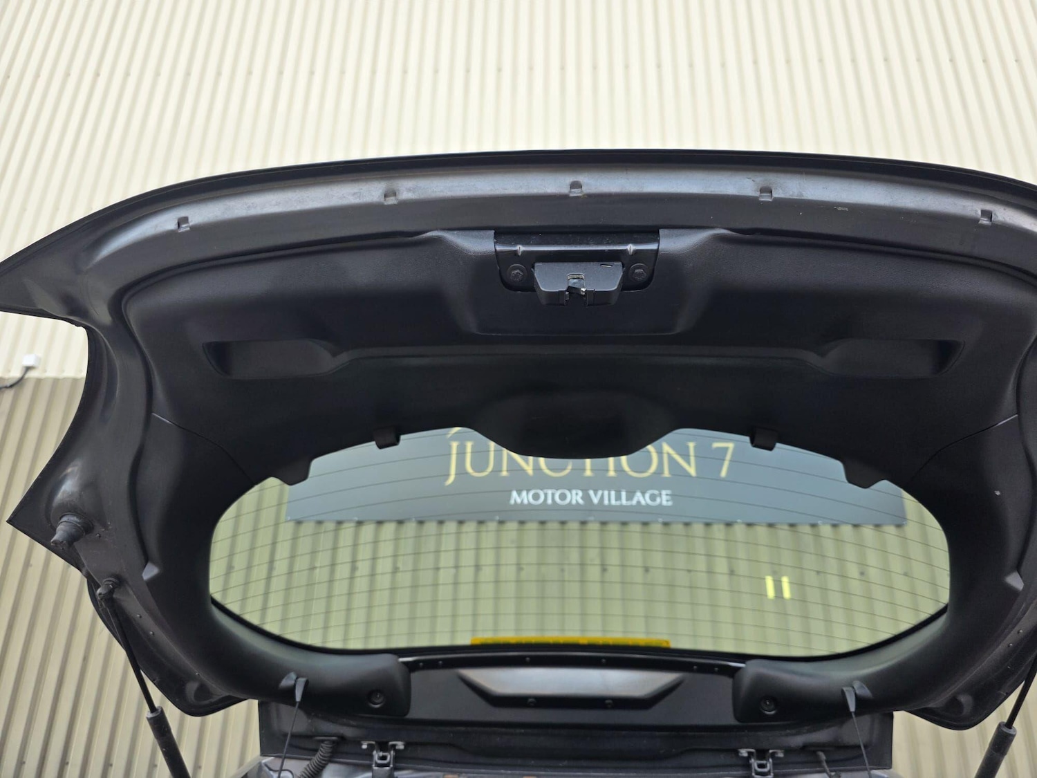 Used Peugeot 208 2014 for sale - 77939948: Photo 16