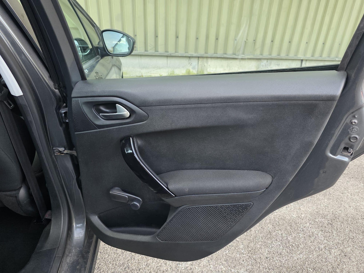 Used Peugeot 208 2014 for sale - 77939948: Photo 17